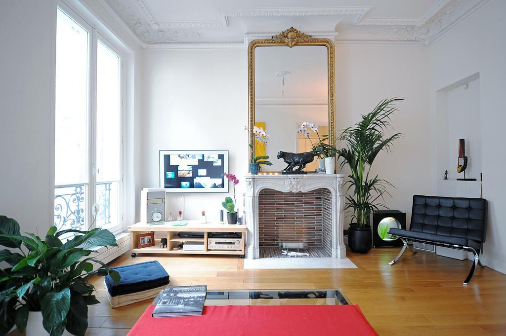 Champs Elysees Homestay - Air Conditioning Paris Bilik gambar
